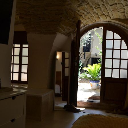 Bed and Breakfast La Cachette Aigues-Vives  Exterior foto
